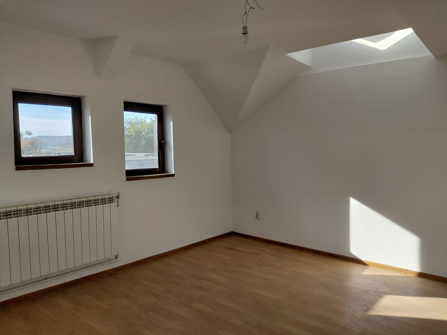 De vânzare – Casă D+P+2E+M în zona ultracentrală ideala pentru afacerea ta! - Poză 38