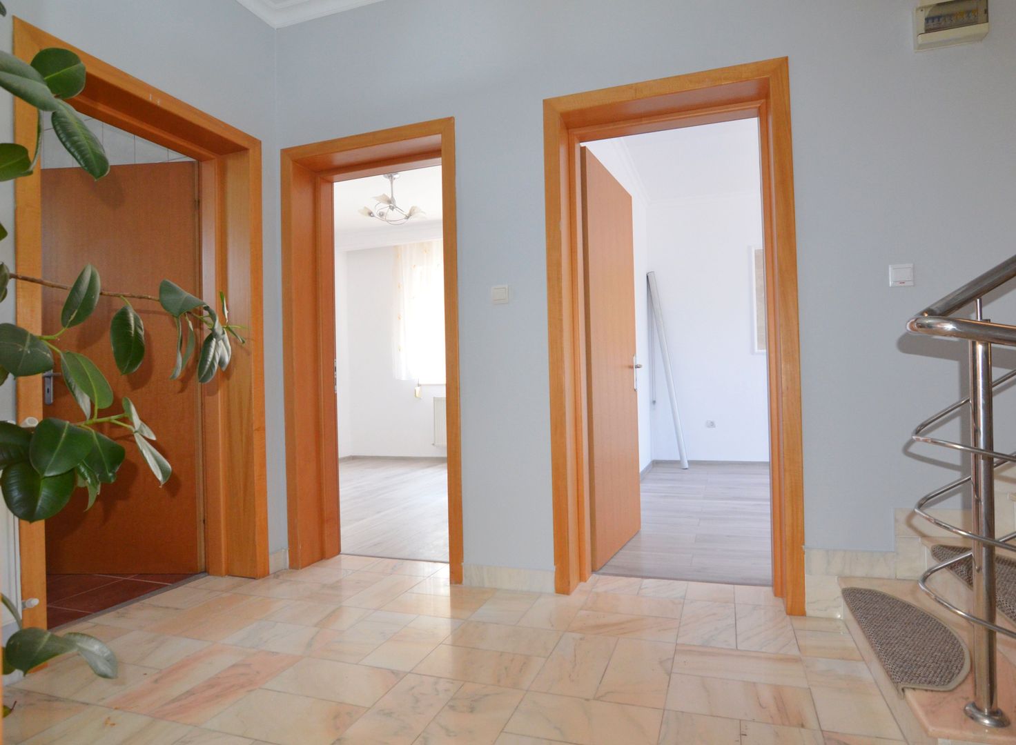 Inchiriem Vila individuala 6 camere cu panouri solare zona Pipera - Poză 14