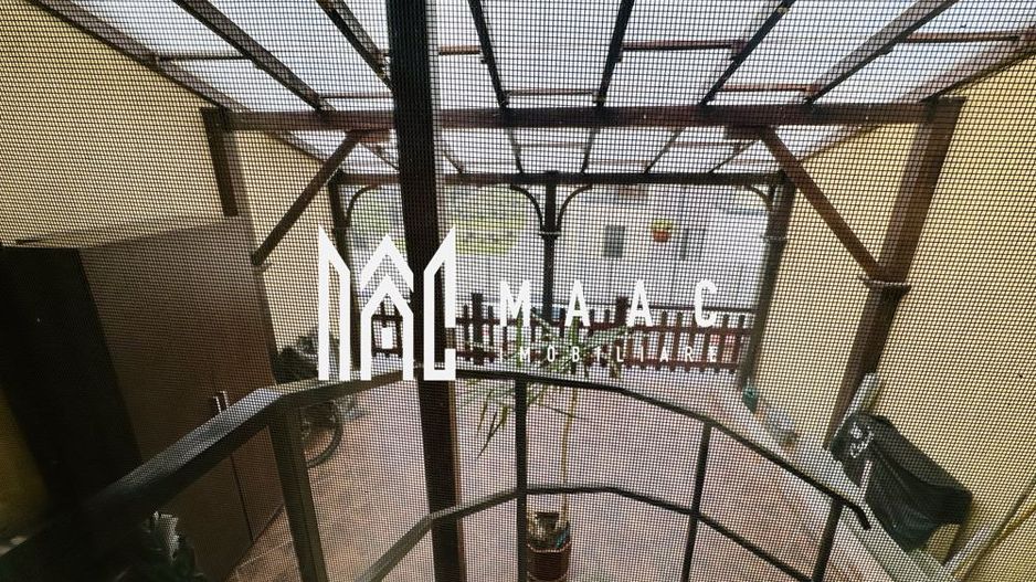 Casa moderna Vladesti | Zona Exclusivista | Curte interioara | - Poză 6