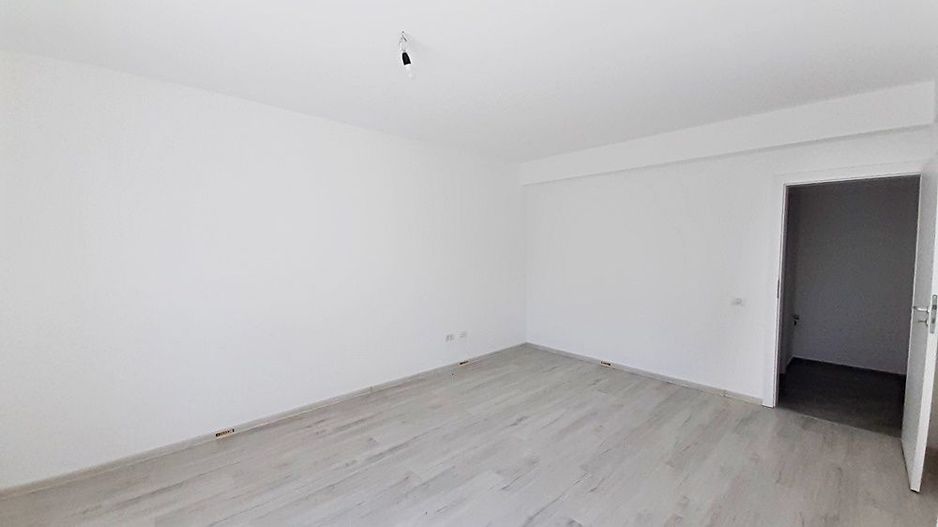 Zona Coresi, garsoniera de 42mp, etaj 1, finalizata, 69900 euro - Poză 5