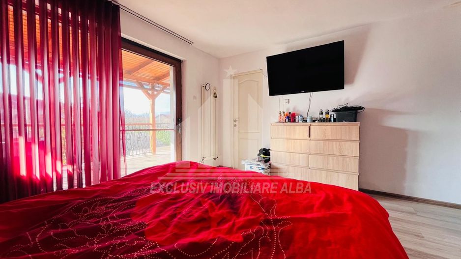 Casa individuala renovata, Lipoveni - Poză 4