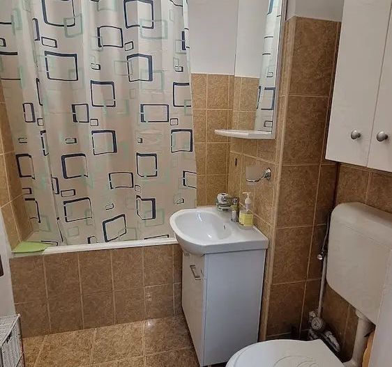 Garsoniera mobilata complet,  modernă, 3 min metrou Titan - Poză 7