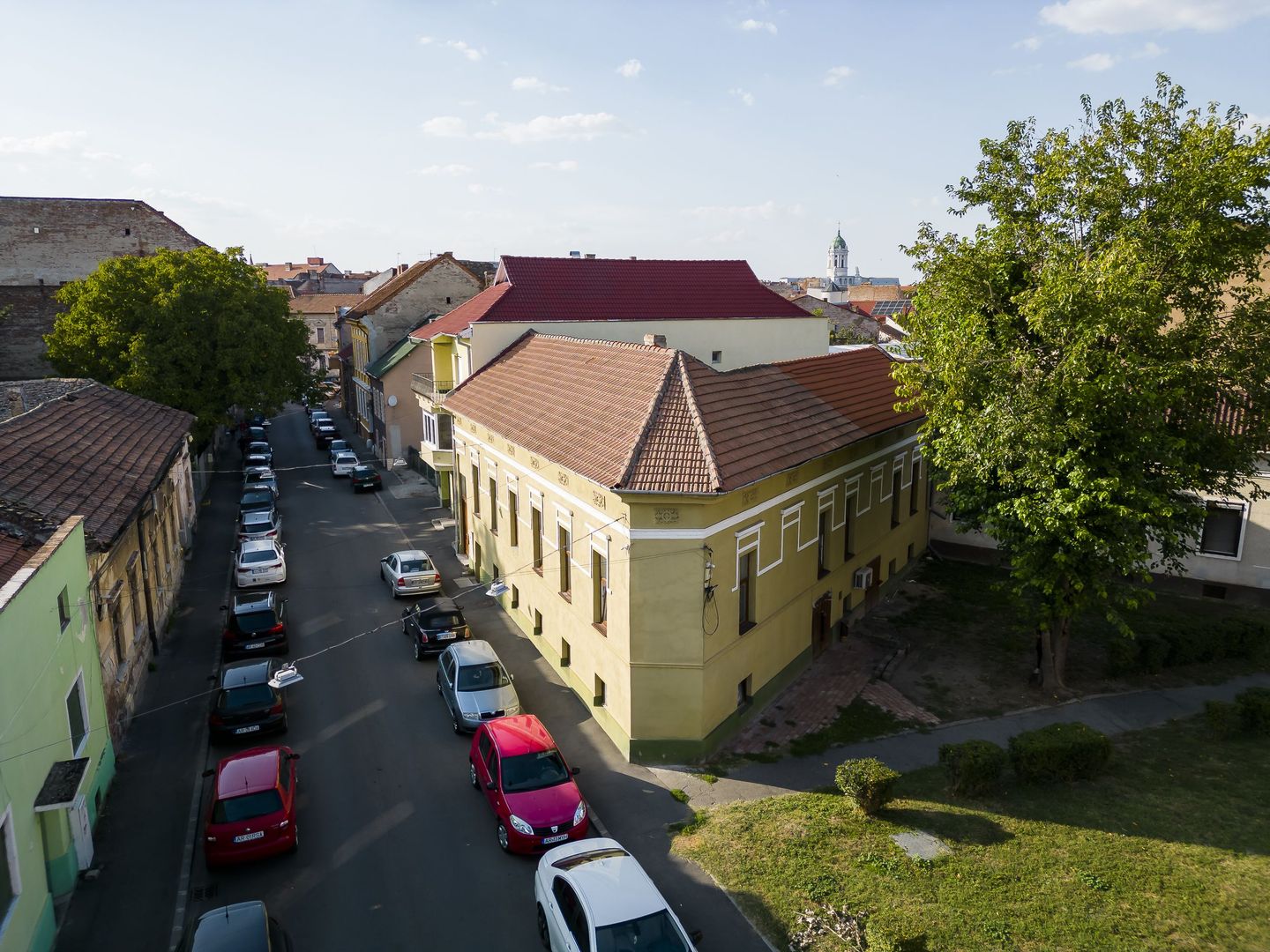 Clădire cu două apartamente zonă centrală - Poză 3