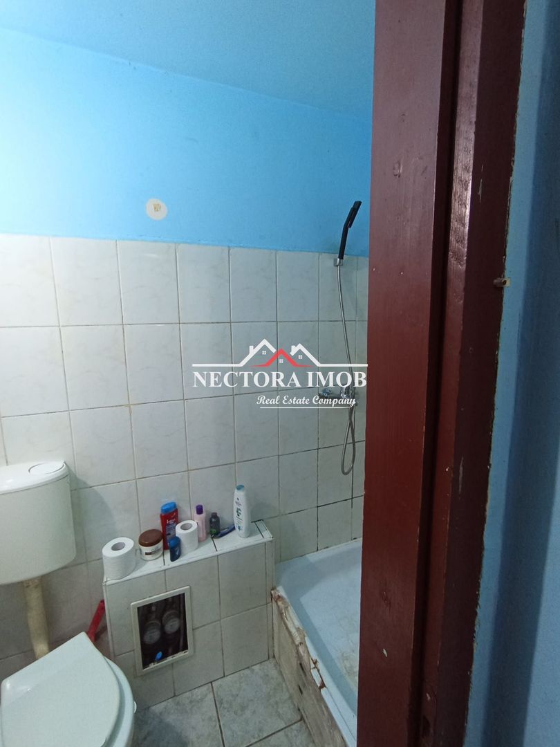 Garsoniera SPLAIUL CRISANEI Str. Poienitei 21mp in blocul portocaliu - Poză 6