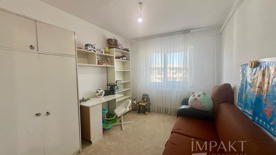 Apartament cu 3 camere decomandate - Poză 1