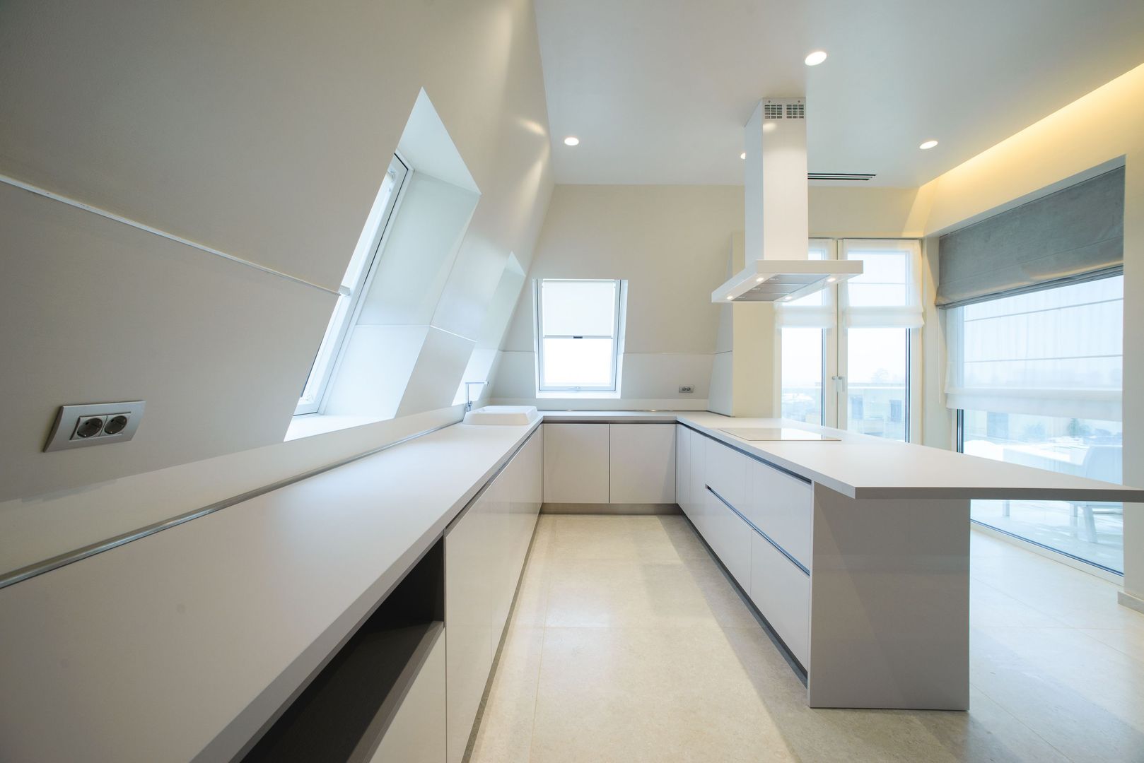 Penthouse for Rent, 5 Rooms, 230 sqm | Terrace 47 sqm | Parking - Poză 3