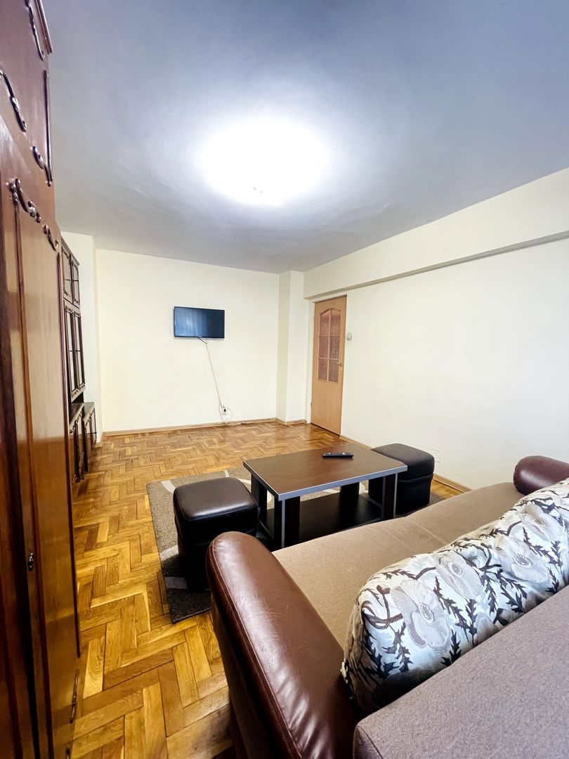 Apartament cu 3 camere DECEBAL - Poză 2