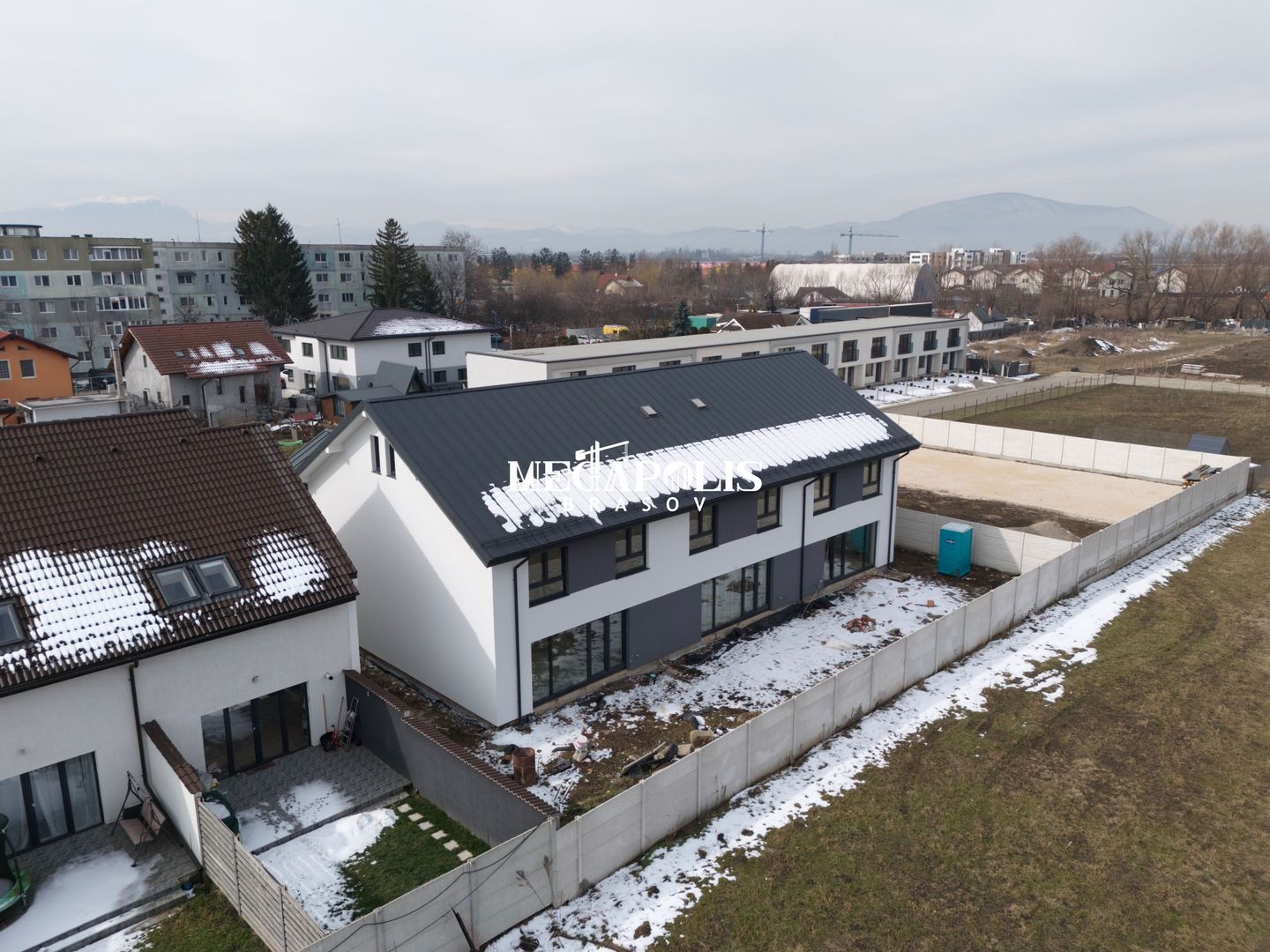 Casa cu Garaj / Predare Mai 2026 / Predare la Cheie - Poză 11