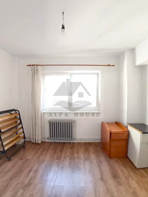 Apartament cu trei camere, zona Racadau 77 mp , etaj intermediar - Poză 5