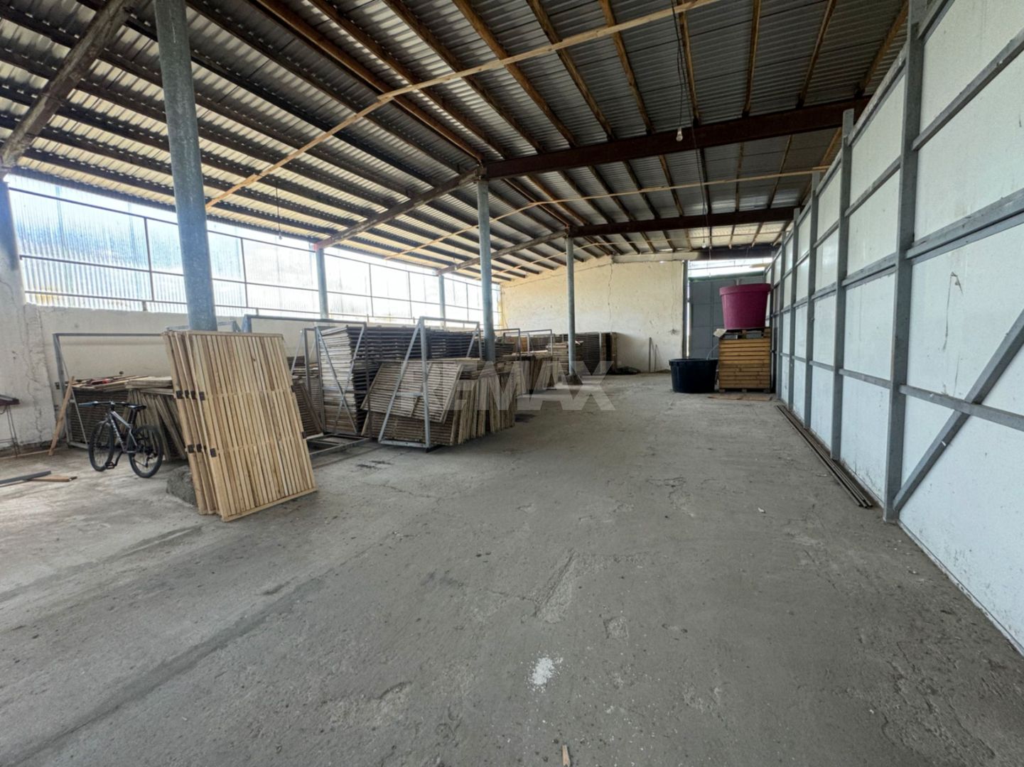 Fabrică funcțională cu profit și acces direct la R2 - Poză 19