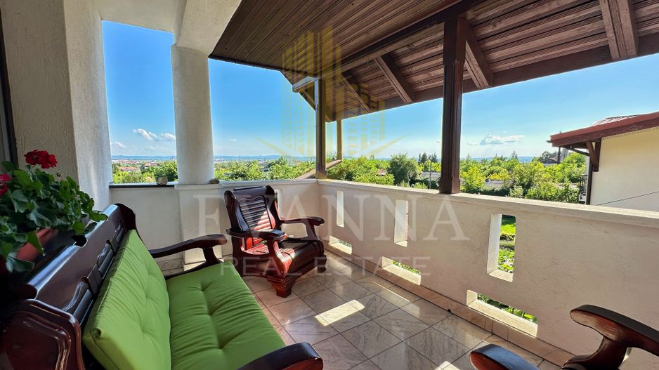 Strada Grigore Ureche / Casa de vanzare - Poză 2