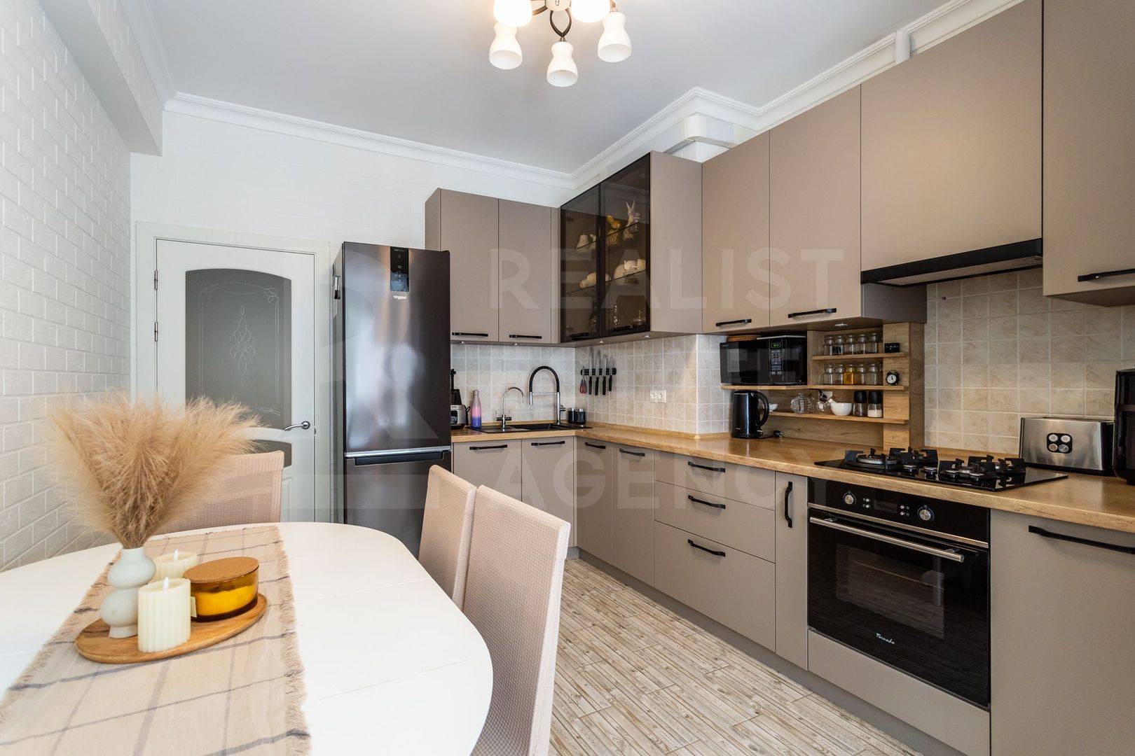 Vânzare, apartament, 2 camere, strada Nicolae Testemițanu , Centru - Poză 1