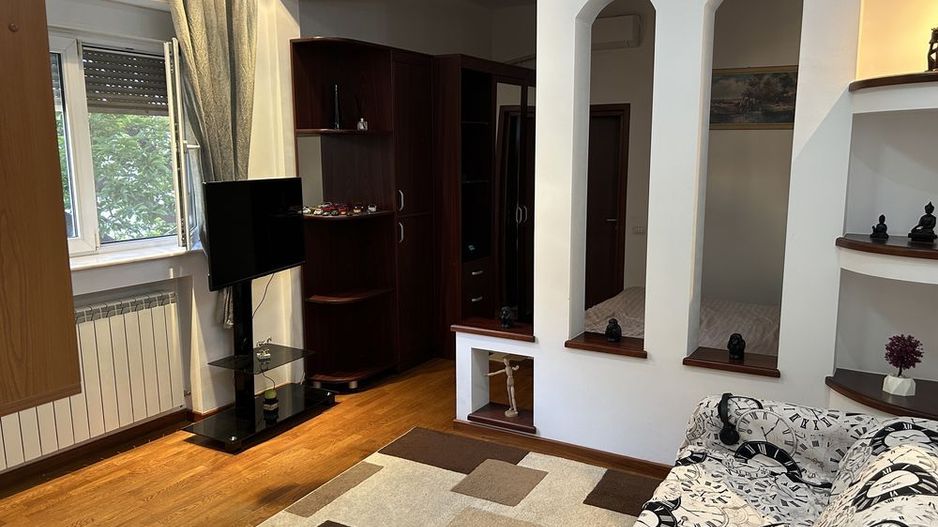 Inchiriez Garsoniera mare zona uniri - Poză 7