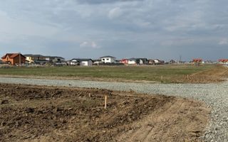 Mosnita Noua, front stradal 22 ml - Poză 2