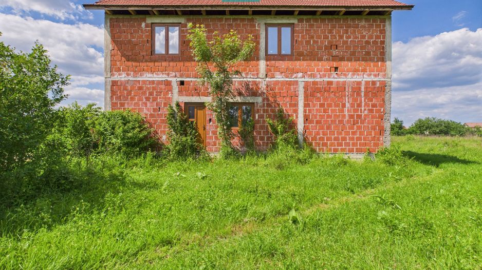 Casă la roșu, P+1, în localitatea Beliu, Arad - Poză 13