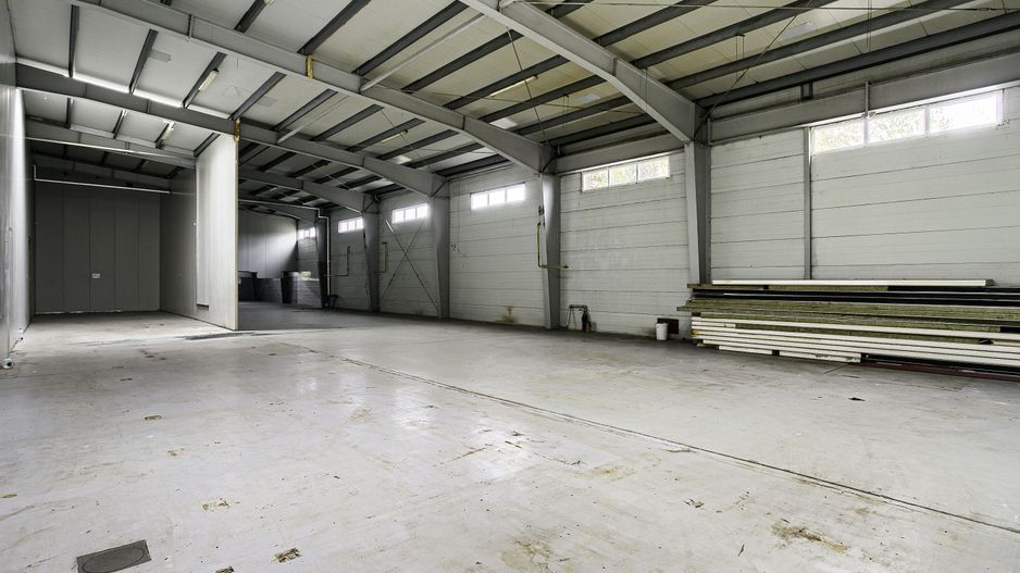 Hala industriala de inchiriat în Arad, 2.744 m², acces TIR și auto - Poză 5