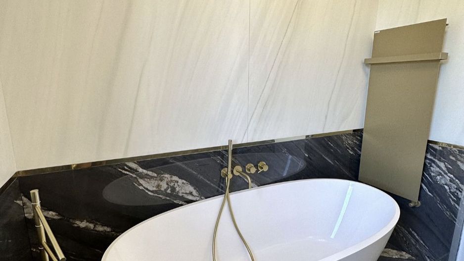 ageuropa.ro vinde apart. 2 cam. mobilat, utilat  LUX la etajul 1. - Poză 4