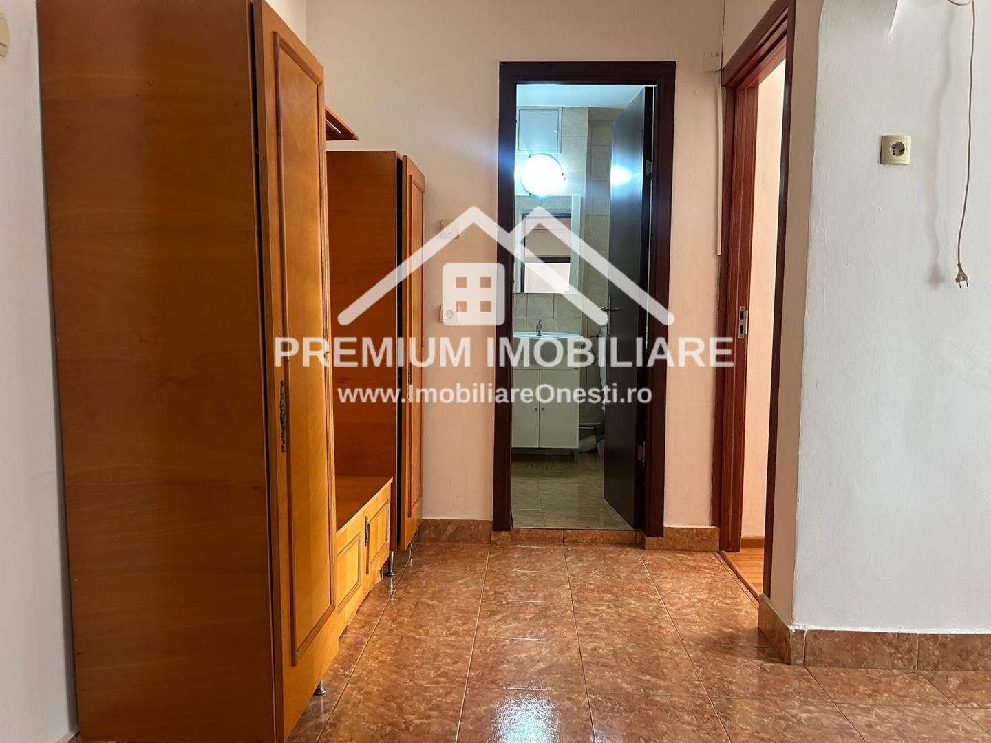 Apartament 2 camere decomandat de închiriat – Zona de Jos - Poză 1