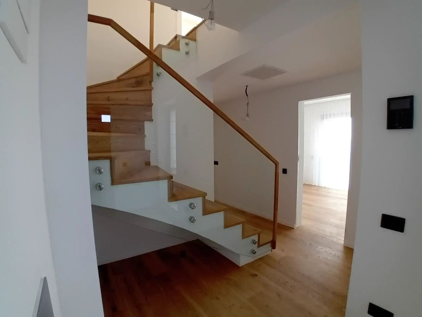 Apartament spatios 3 camere tip duplex I Zona Baneasa - Aerogarii - Poză 3