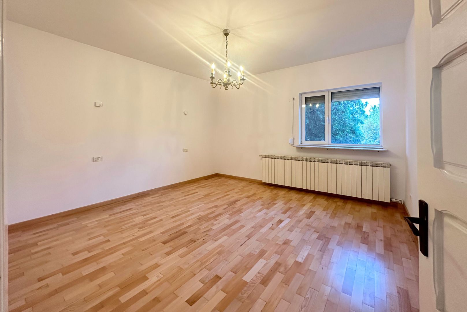 Oferim spre închiriere o proprietate de excepție zona Sisesti - Poză 26