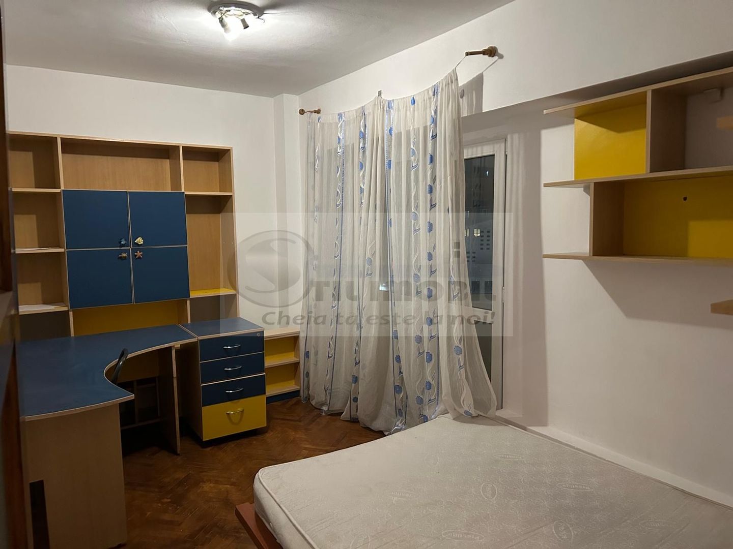 Apartament cu 3 camere decomandat, 2 bai - Nicolina - Etaj intermediar - Poză 3