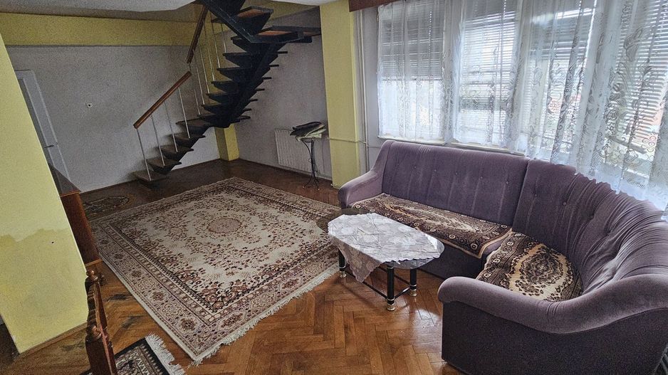 Vând apartament 4 camere  100 mp Satu Mare - Poză 2