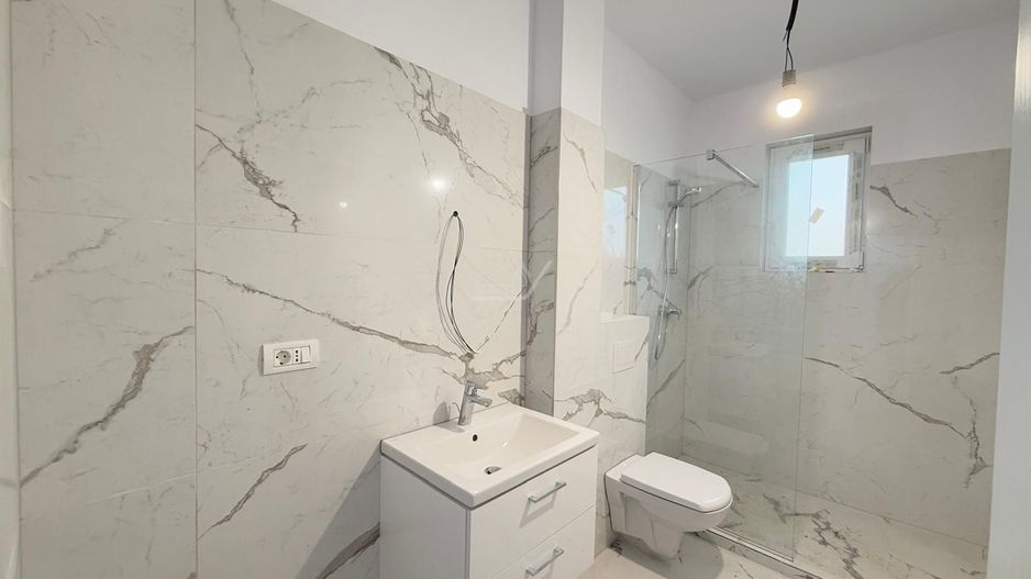 Etaj 1. Decomandat. Asfalt - Poză 7