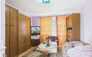 Casă cu 3 camere și 1047 mp în Peregu Mic - Poză 13