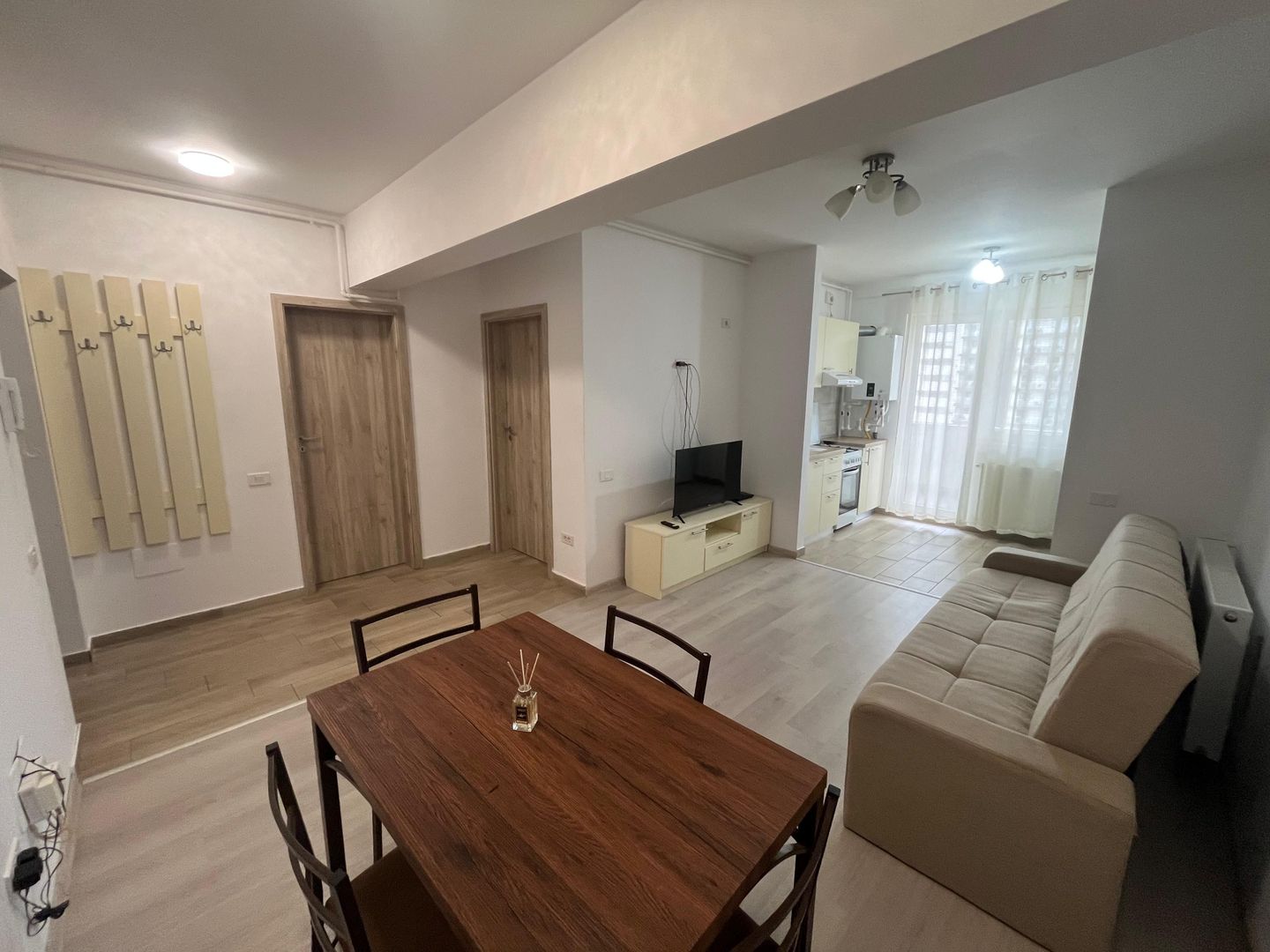 POPESTI LEORDENI| Strada Biruintei | Chirie 2 camere + loc parcare - Poză 1