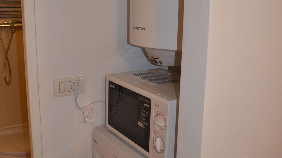 Studiou langa medicina cu scara interioara - Poză 15