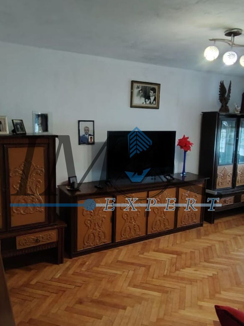 Apartament 3 camere decomandat zona Kaufland Cetate - Poză 2
