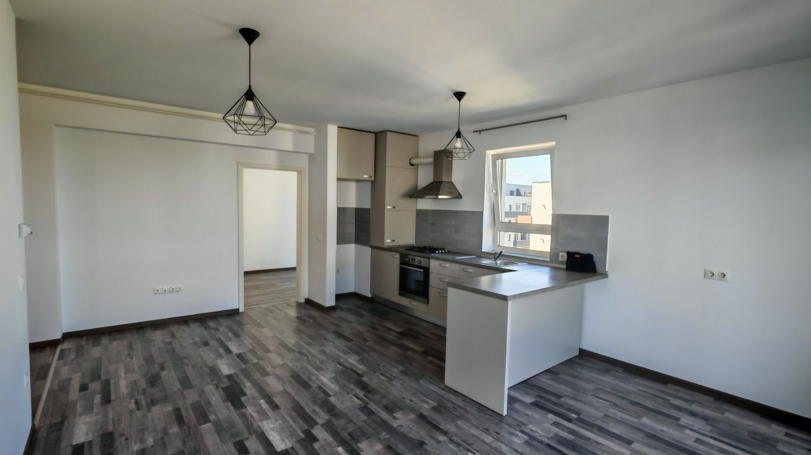 Apartanent 3 camere ,Avantgarden etaj 5, bucataria mobilata. - Poză 1