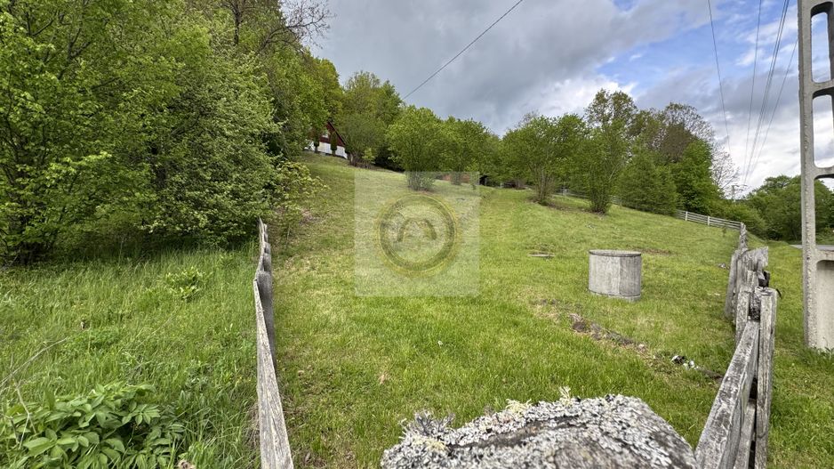 Parcelă spațioasă, casă de vacanță aproape de hanul Asszonybosszantó - Poză 1