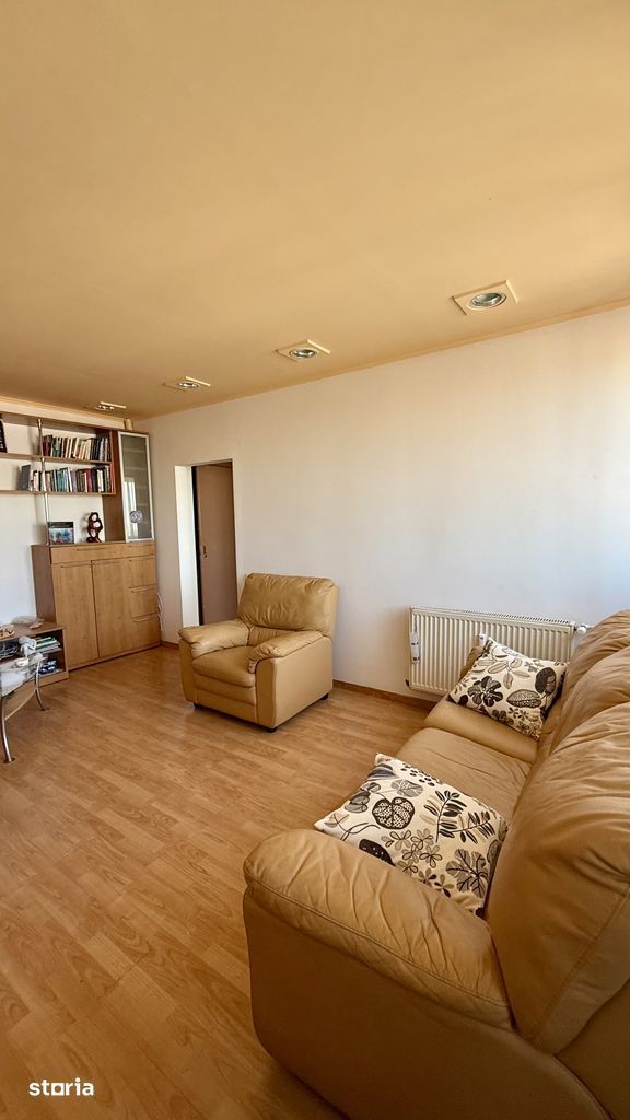 DE VANZARE | APARTAMENT 2 CAMERE | 1 MAI - Poză 3