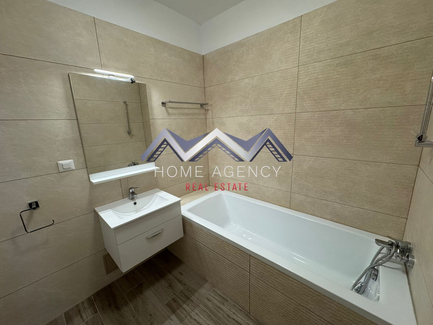 Apartament premium de 3 camere disponibil pentru închiriere în zona Băneasa - Poză 14