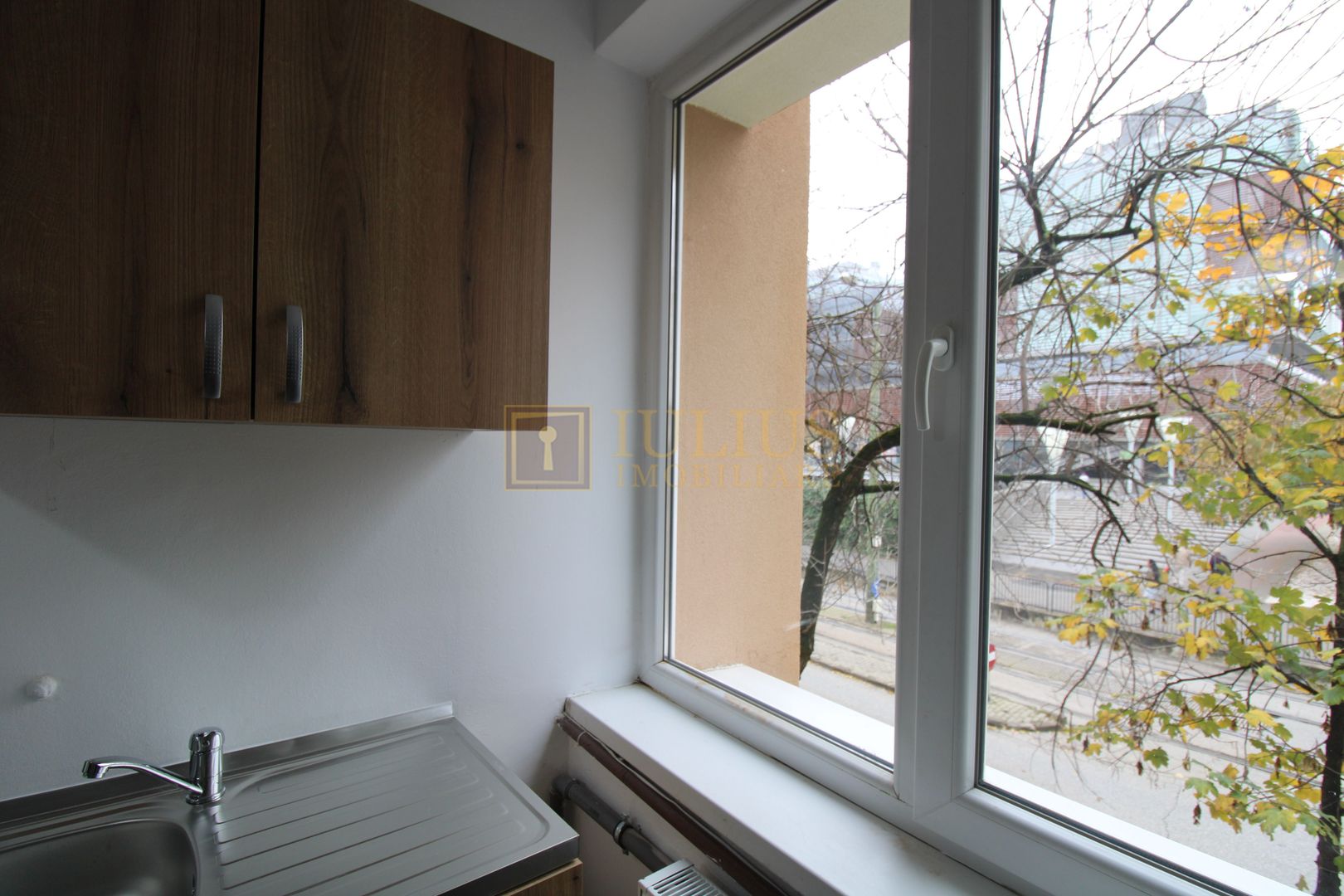 Piata 700; centrala proprie, la prima inchiriere dupa renovare. - Poză 17