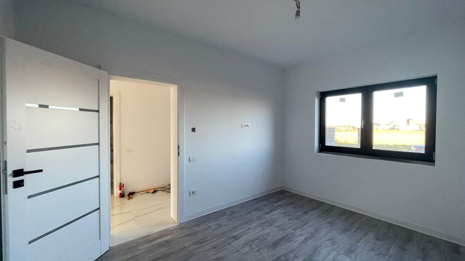 Duplex despartit prin camera tehnica - finisaje premium - Poză 11