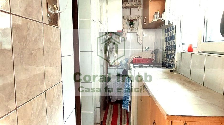 Vanzare casa 6 camere, 3 bai, 3 bucatarii, 2 centrale,  curte individu - Poză 18