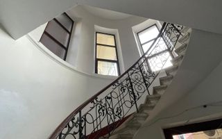 EXCLUSIVITATE. Apartament interbelic. Confort și eleganță. UMF - Poză 3