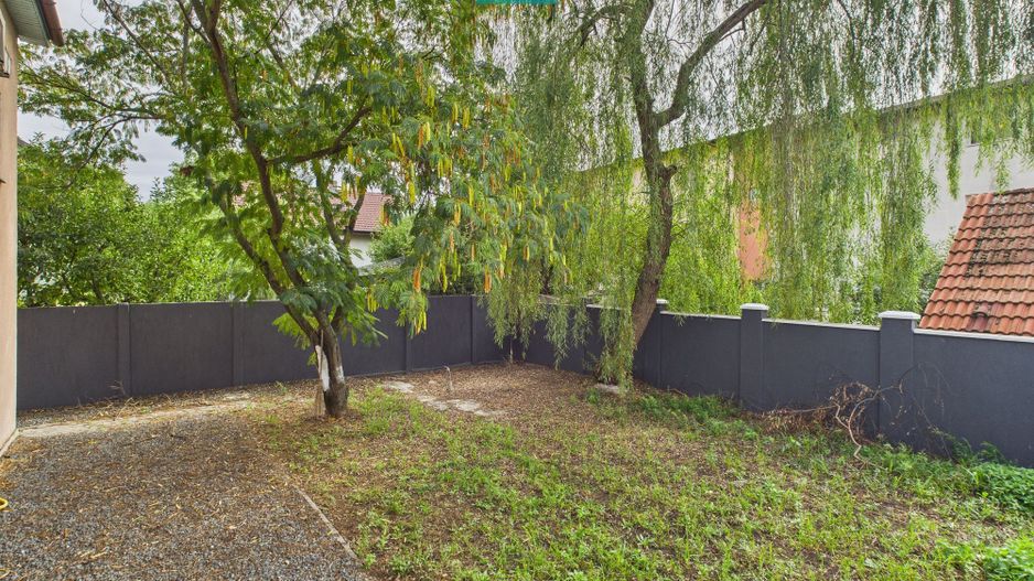 Vilă cu 5 camere pentru investiții în Dumbrăvița - Poză 22