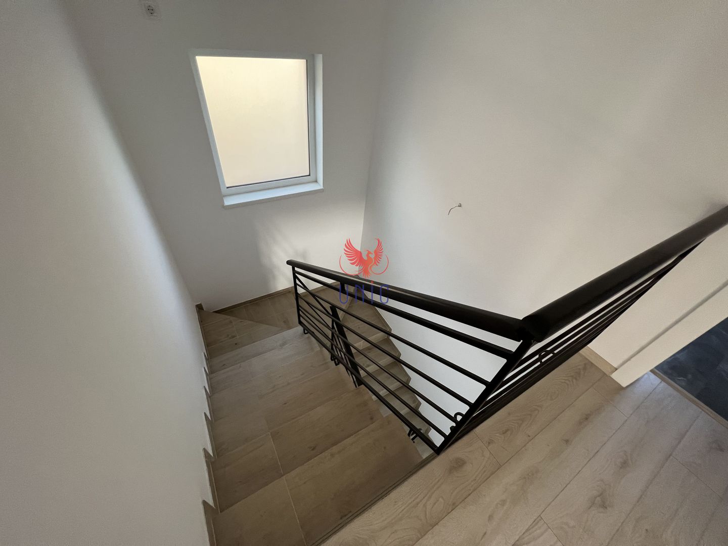 Vila Noua, Superba!! La cheie!! Bariera Valcii !! - Poză 6