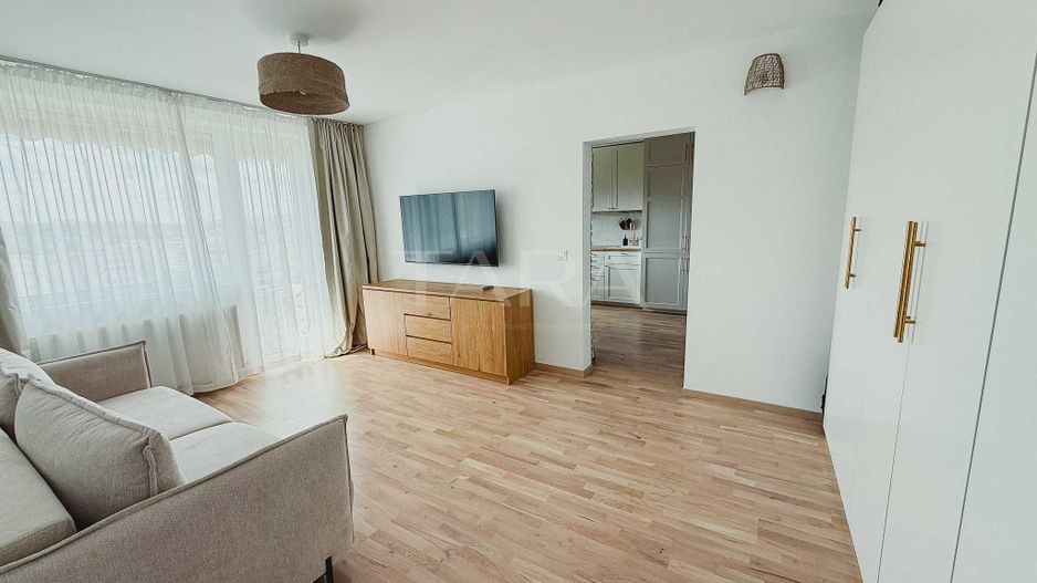 Apartament renovat complet, mobilat ,balcon 9 mp, view panoramic. - Poză 6