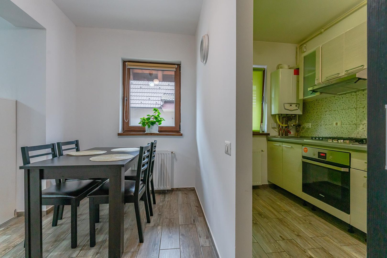 Apartament mobilat si cu loc de parcare - Poză 7