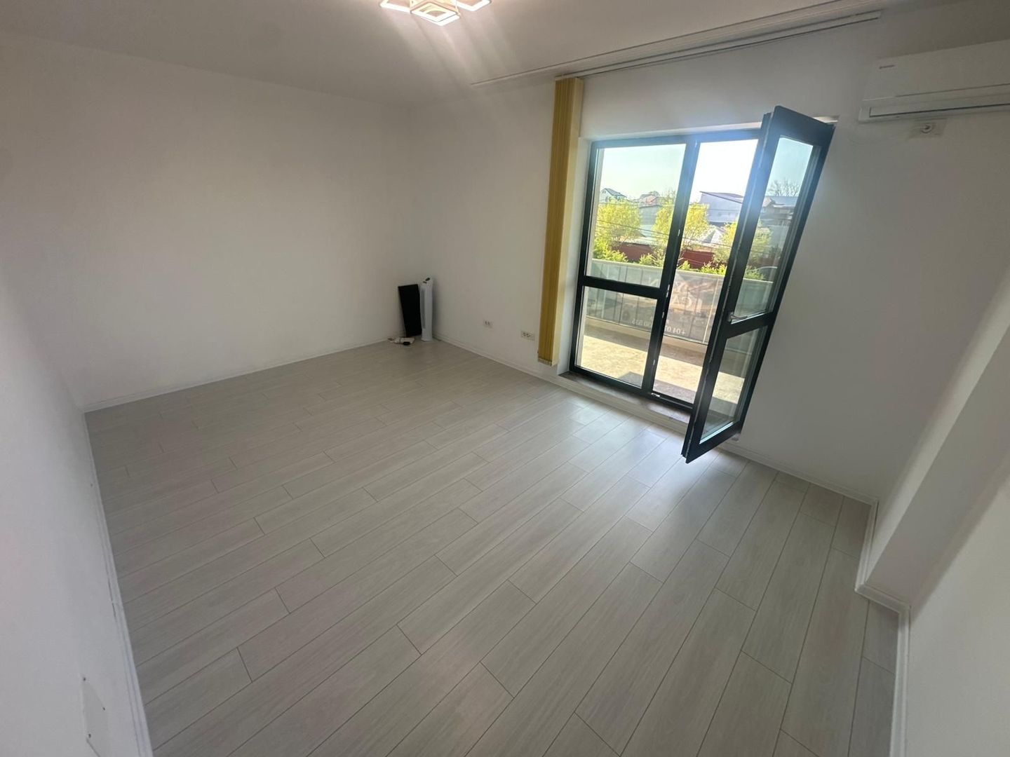 AP. 3 CAMERE- BUCATARIE INCHISA, BLOC NOU, CENTRALA PROPRIE, PARCARE - Poză 4