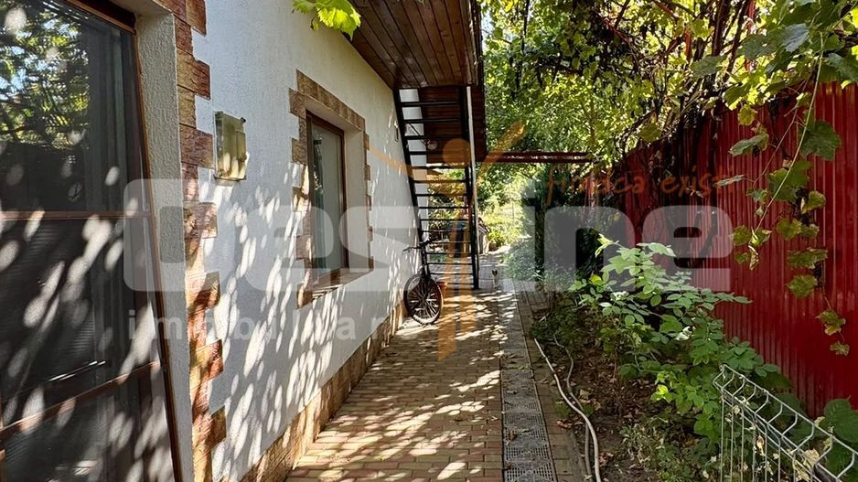 Casa spatioasa cu teren de 800 mp, Muntenii de Jos - 5 camere - Poză 5