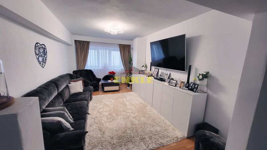 Apartament 4 camere, 90 mp, 2 băi, 2 balcoane, loc parcare+ boxa - Poză 1