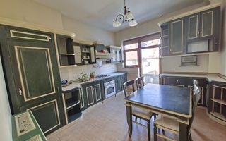 Apartament modern 3 camere curte individuala pe Bulevardul Victoriei - Poză 5