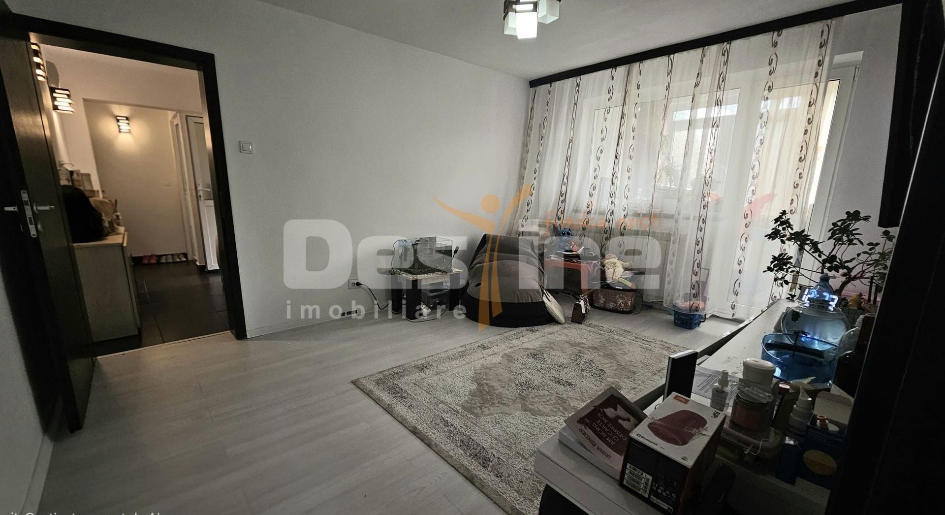 De vanzare Apartament 4 camere, Zona Inel 2 - Poză 2