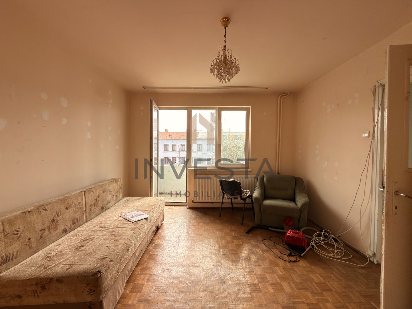Apartament cu 2 camere decomandate, etaj intermediar, Pta M. Viteazu! - Poză 3