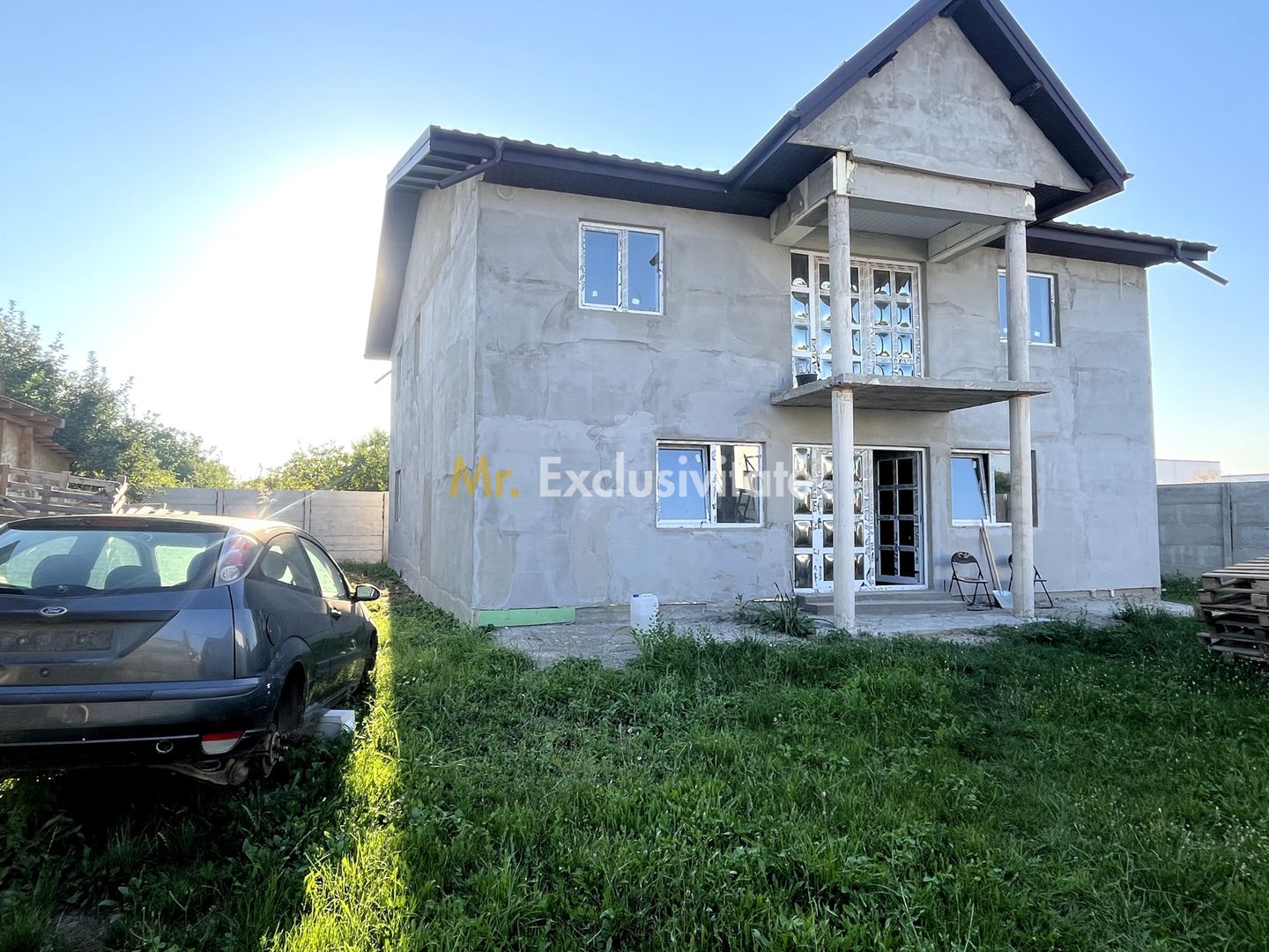 Casa la gri, 7 camere, 2 bai - Poză 1